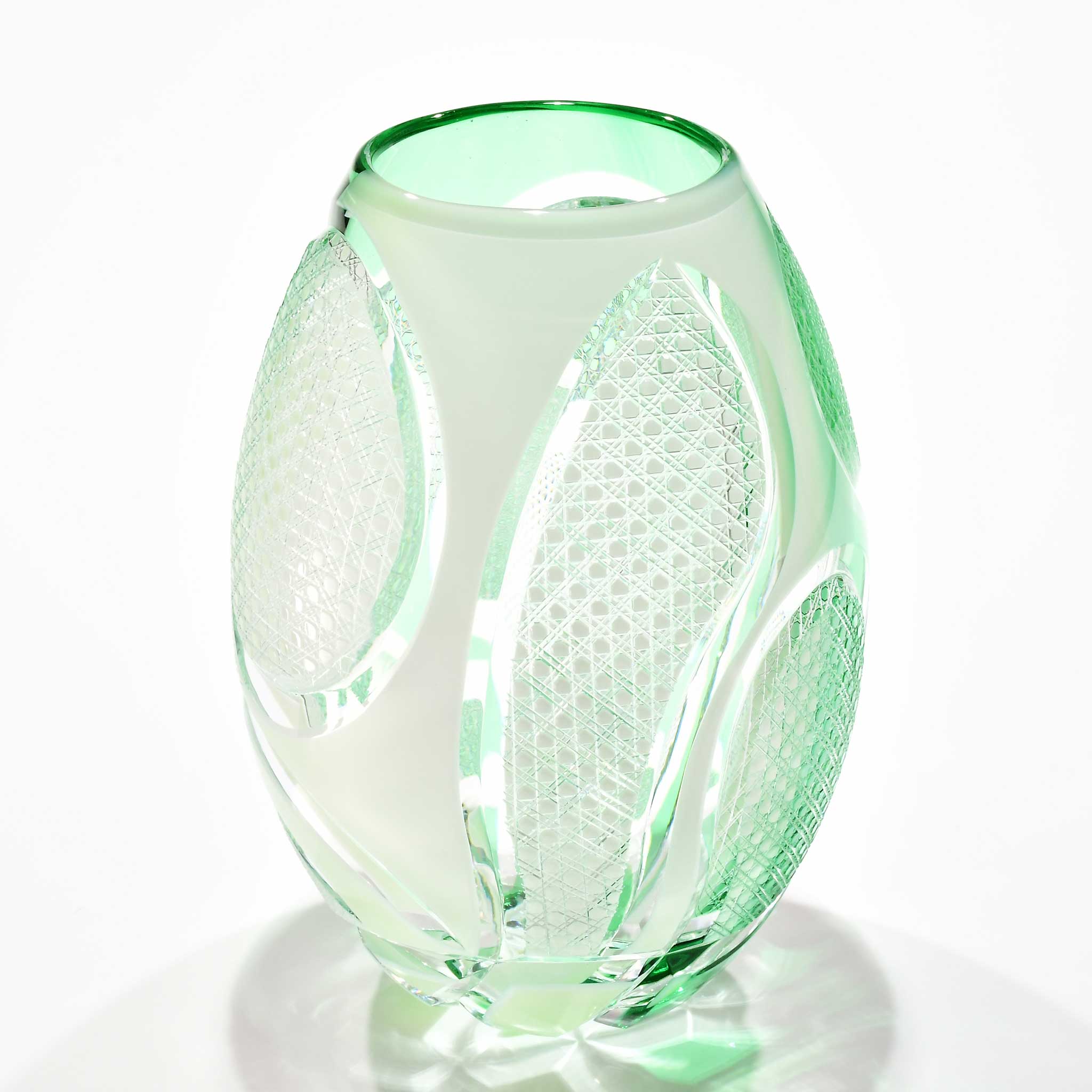 「涼風を湛えて」宙吹花器（ミントグリーン・白）